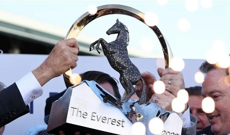 Everest Trophy 734x432